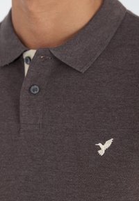 Pier One Polo shirt - mottled light brown