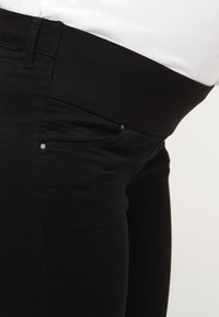 Topshop Maternity Džíny Slim Fit - black