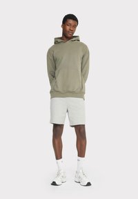 Chelsea Peers LOGO - Jersey con capucha - khaki