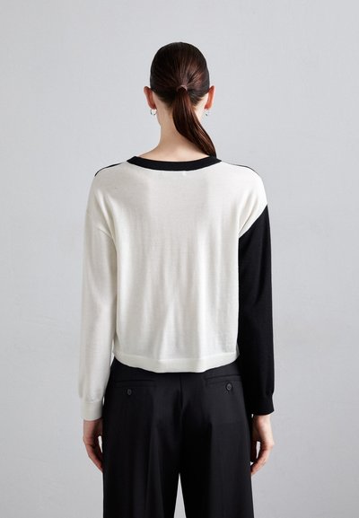 Alice + Olivia Stickad tröja - black/soft white/multi