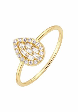 Anillo de oro con un racimo en forma de lágrima de piedras preciosas claras redondas y rectangulares montadas sobre una banda fina y pulida.