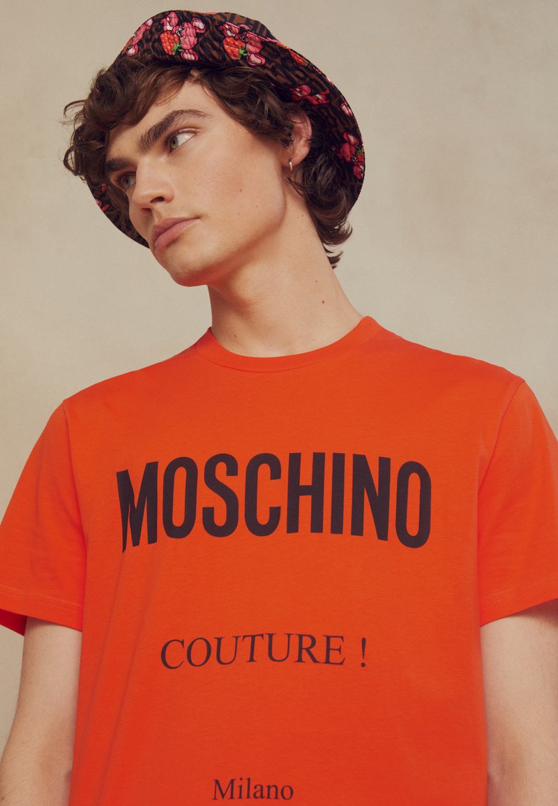 MOSCHINO T-shirt estampada - fantasy red