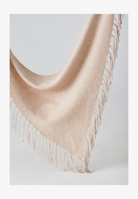 Unselected, macadamia