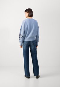 Scotch & Soda RELAXED PULLOVER - Jersey de punto - faded denim