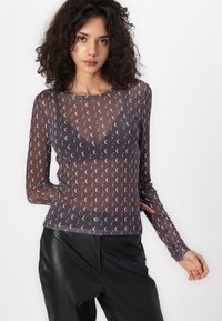 Noisy May NMJUDITH  ciemnoszary