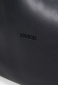 HVISK TOKEN SOFT STRUCTURE - Ručna torba - black