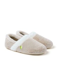 Chaussons en laine beige avec une bande en fausse fourrure blanche et un petit détail vert sur le côté. Texture douce et forme arrondie pour le confort.