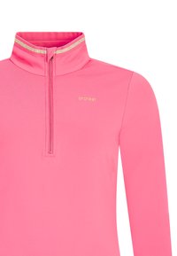 Różowa polarowa bluzka z długim rękawem i kołnierzem zapinanym na zamek, z złotą paskiem akcentującym przy dekolcie oraz małym złotym logo z przodu.