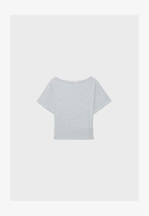 Lysegrå kortærmet croppet T-shirt med bred rund halsudskæring, vist fladt på en lys baggrund.