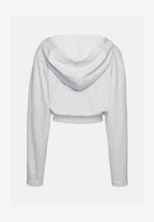 Félbevágott világosszürke kapucnis pulóver, puha tapintással, húzózsinóros kapucnival és hosszú ujjal. Finom mintázattal rendelkezik, és szoros illeszkedése van a deréknál.