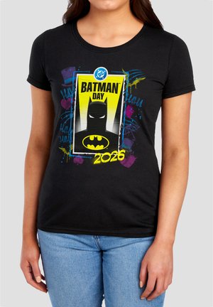 DC COMICS - BATMAN, BATMAN DAY 2026 KEY ART - Print T-shirt - black