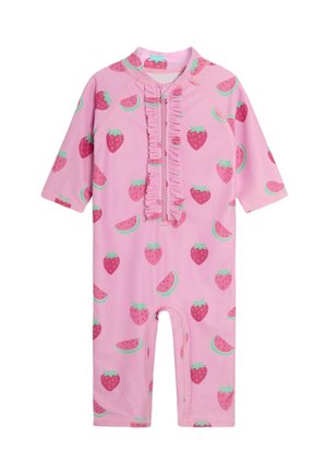Roze baby romper met aardbei- en watermeloenprint, gerimpelde voorrits, korte mouwen en lange broekspijpen.