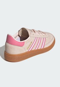 adidas Originals HANDBALL SPEZIAL UNISEX - Baskets basses - quartz cloud white rose tone