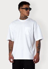 Non sélectionné, white