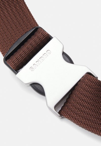 sandro FANNYPACK COATED UNISEX - Umhängetasche - marron foncé
