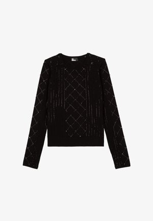 Zwarte trui met een textuurpatroon van diamanten en lijnen, voorzien van metalen accenten over het geheel. Ronde halslijn en lange mouwen.