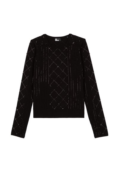 Czarny sweter z fakturowanym wzorem diamentów i linii, z metalicznymi akcentami na całej powierzchni. Okrągły dekolt i długie rękawy.