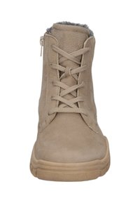Bottine beige en cuir texturé, dotée de lacets, d'une fermeture éclair latérale et d'une semelle en caoutchouc légèrement surélevée avec un bout arrondi.