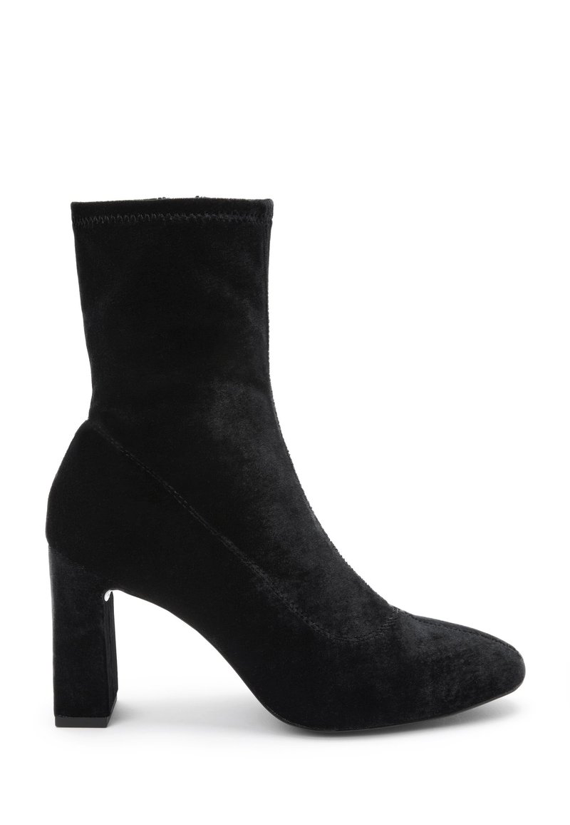 Next High heeled ankle boots black velvet/black Zalando.de