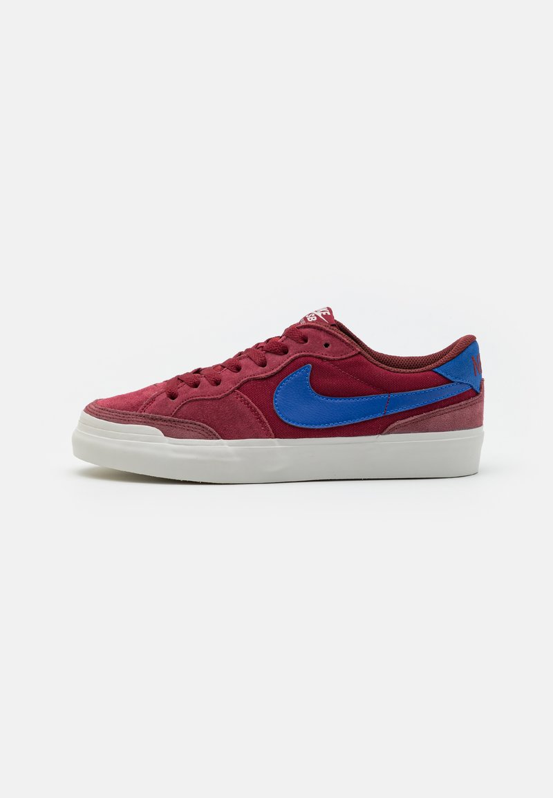 Nike SB ZOOM POGO PLUS - Sneakers low - team red/hyper royal/dark team red/light bone