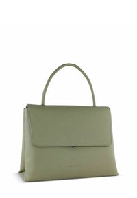 Borsa a mano verde in ecopelle con forma strutturata, chiusura a pattina e manico corto. Presenta un logo impressa sul davanti.