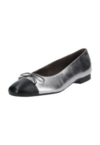 Ballerine argentée avec bout arrondi noir, petit nœud à l'avant et talon bas.
