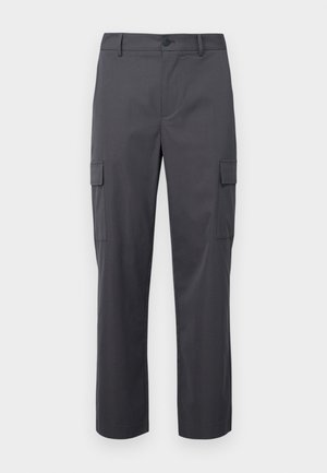 Oglekšanai domāti ogļu pelēki cargo bikses, kas izgatavotas no gludas auduma, ar taisno kāju dizainu, divām sānu kabatām un pogu aizdari viduklī.