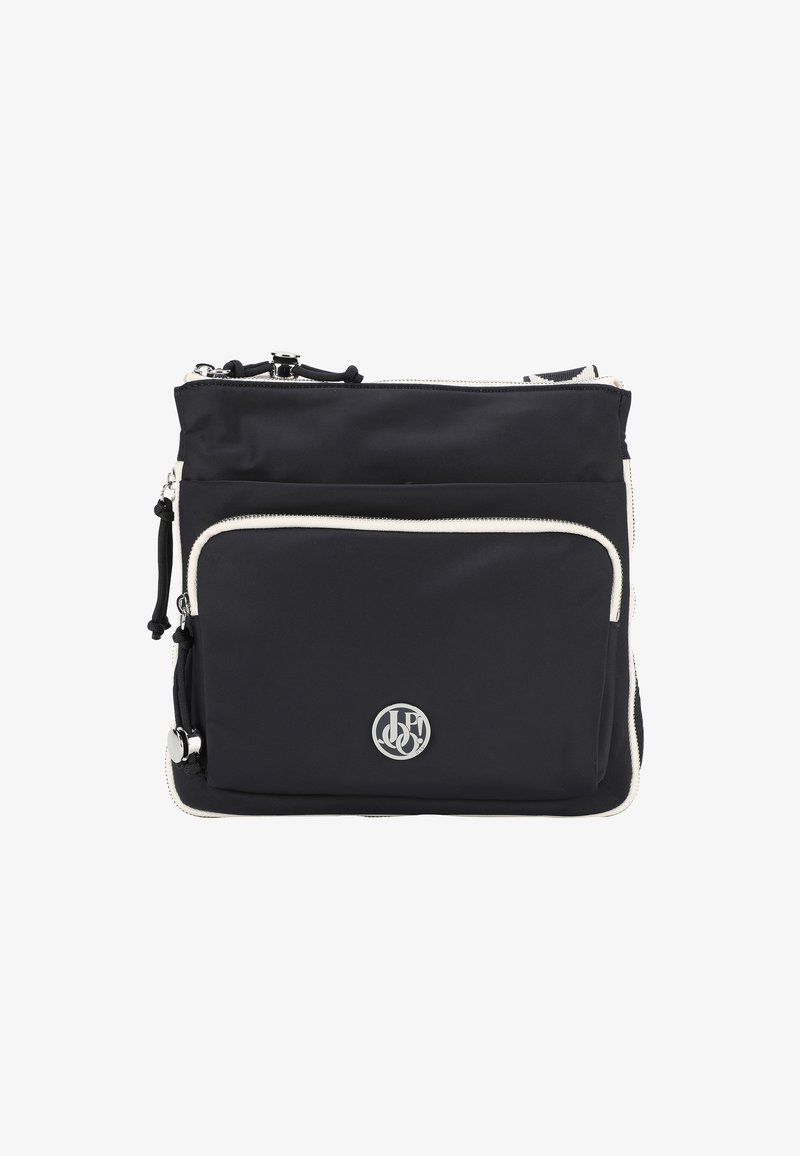 Borsa in nylon nera con accenti bianchi, dotata di una tasca frontale con zip, una chiusura superiore e un logo circolare. Tessuto liscio e design compatto.