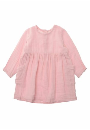 Helles rosa Kleid aus weichem, strukturiertem Stoff, mit langen Ärmeln, rundem Ausschnitt, geraffter Taille und zwei seitlichen Taschen.