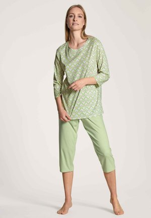 Pyjama set - tender green