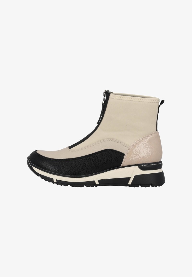 Bottine sneaker à tige haute beige et noire avec fermeture éclair frontale, semelle texturée et panneaux contrastants pour un usage décontracté.