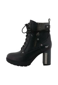 Stivaletti Mustang 1335-506: I Must-have Per Un Look Trendy E Cittadino
