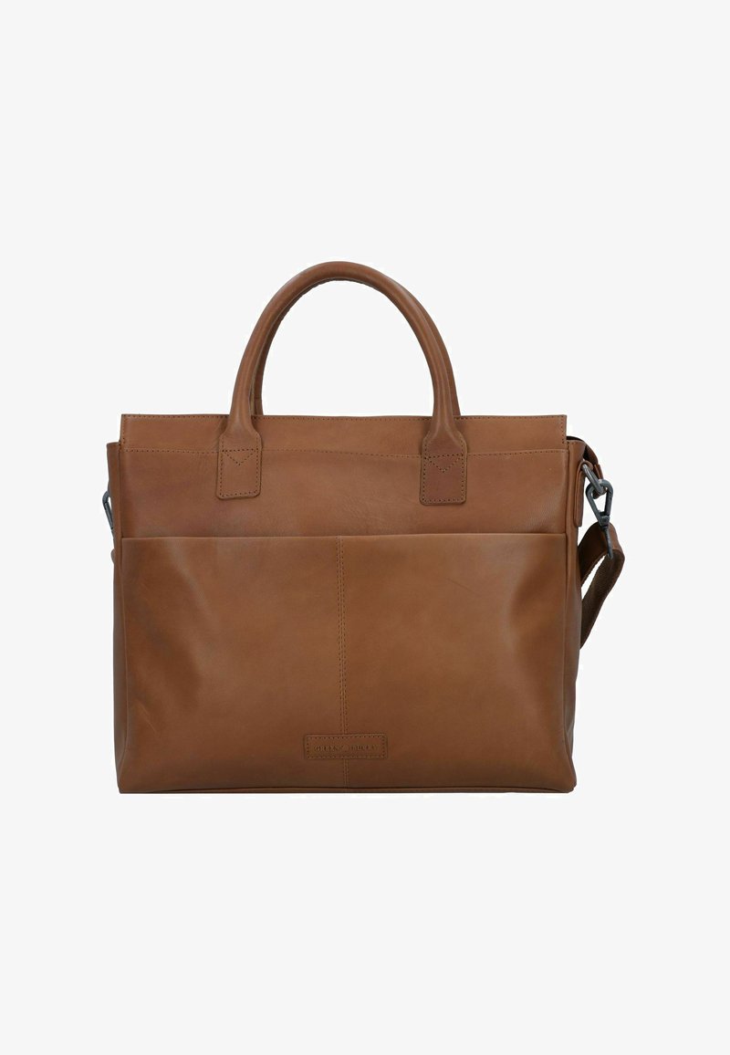 Braune Leder-Tote mit zwei Henkel oben, einem abnehmbaren Schultergurt und einer Fronttasche. Glatte Textur mit minimalen Nähten.