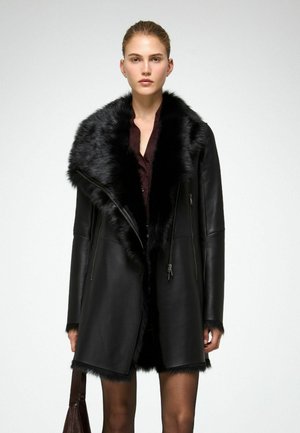 Winter coat - black
