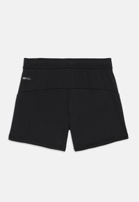 Svarta träningsshorts med en slät tygkvalitet, utrustade med ett elastiskt midjeband och "DRYCELL"-logotypen på sidan. Minimalistisk design.