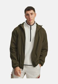 Unselected, expedition green