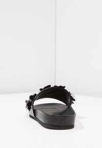 Kennel + Schmenger Ciabattine - black