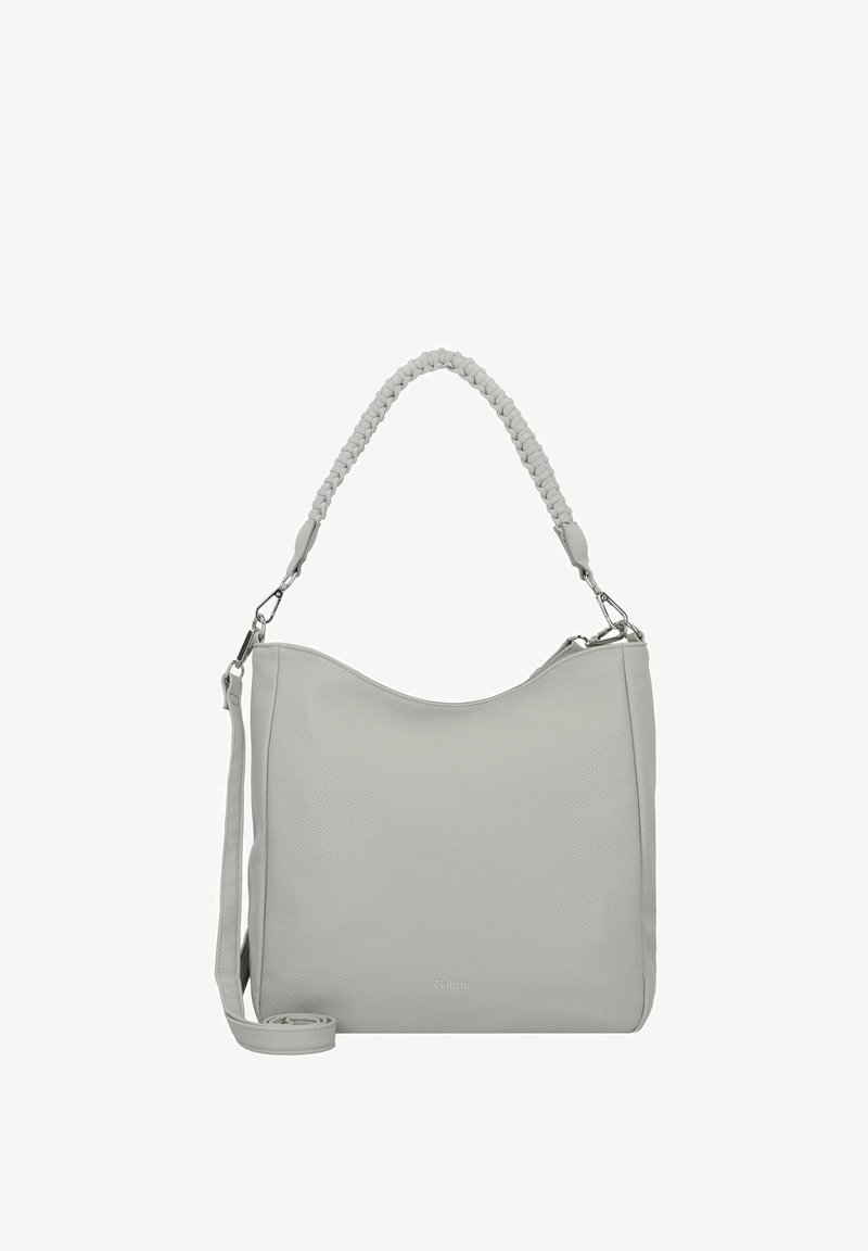 Borsa a mano in pelle grigia con una finitura testurizzata, caratterizzata da un manico intrecciato, una tracolla staccabile e hardware in tono argento. Forma compatta e curvata.