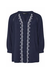 Blusa button-up blu navy in tessuto testurizzato, con motivi ricamati bianchi lungo la parte anteriore e maniche a tre quarti.