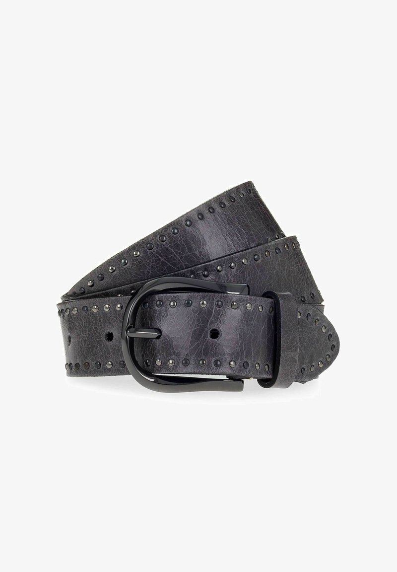 Schwarzer Leder Gürtel mit strukturierter Oberfläche, genietetem Akzent entlang der Kanten und einer schwarzen Metallschnalle. Ausgestattet mit mehreren Löchern zur Anpassung.