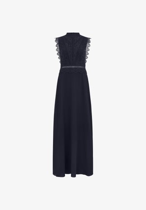 Czarna maxi sukienka bez rękawów z wysokim koronkowym kołnierzem, koronkowym gorsetem, falbanką koronkową na ramionach i w talii oraz zwiewną spódnicą.