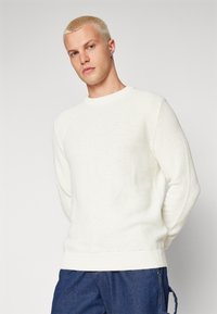Jack & Jones JORBRODY CREW NECK BF - Džemperis - cloud dancer