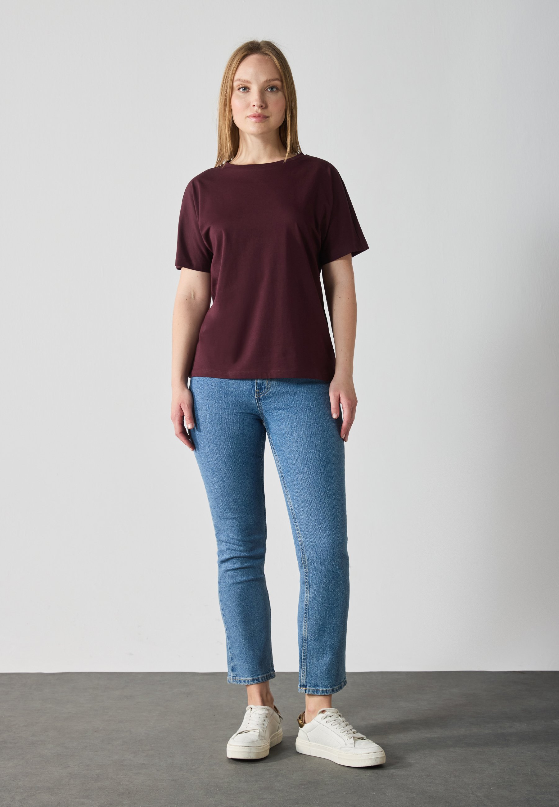 売れ筋商品|||アンナ フィールド Tシャツ レディース トップス 3 PACK - Basic T-shirt - winetasting/egret/crown blue Anna Field by Zalando 3 PACK - Basic T-shirt - winetasting