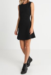 Molly Bracken Cocktailklänning - black