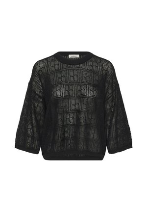 Črn pulover z ohlapnim pletenjem in geometrijskim kvadratnim vzorcem ter rokavi do treh četrtin.