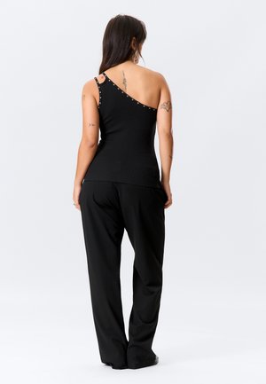 Rankning 2: Weekday - ONE SHOULDER - Linne