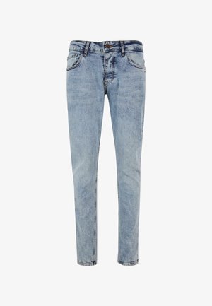 Jean en denim bleu clair avec coupe slim, comprenant cinq poches, une fermeture à bouton et des motifs de décoloration visibles sur le tissu.