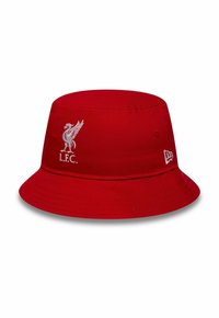 Roter Baumwollhut mit einer gestickten weißen Liverpool FC-Bindung auf der Vorderseite und einem kleinen Logo an der Seite.