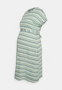 Vestido de maternidade às riscas em verde claro, com riscas horizontais em verde escuro, branco e preto. Tecido suave, mangas curtas e cintura com laço.
