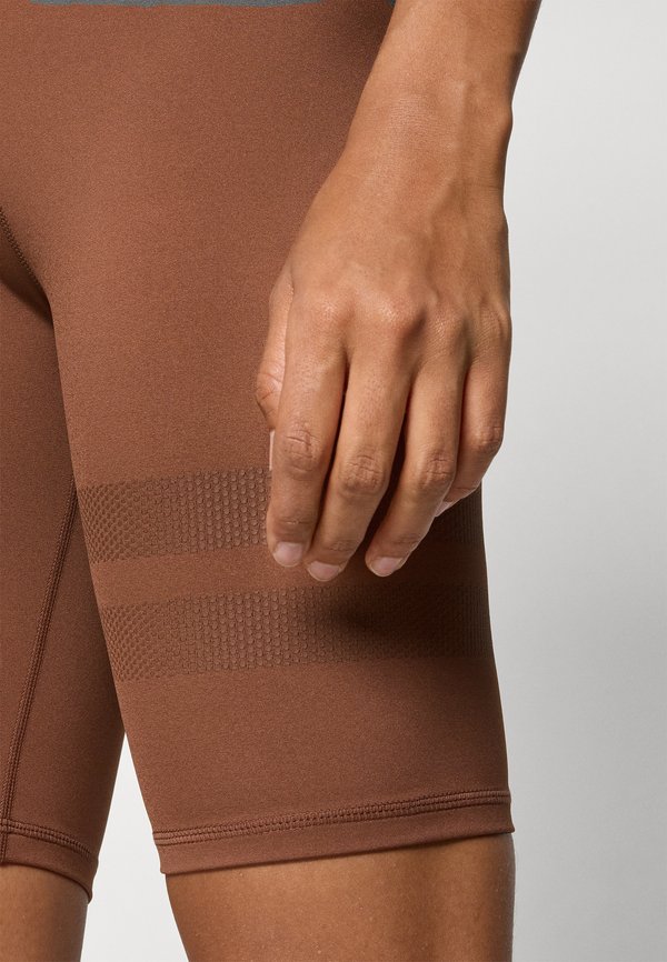 SIGNATURE BIKE SHORTS - Leggings - cappuccino4